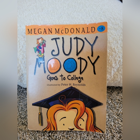 Book: Judy Moody Goes to College - Picture 1 of 5